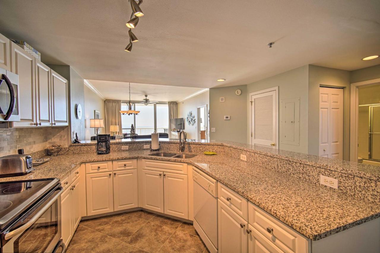 Waterfront Escape With Amenities! Apartment *