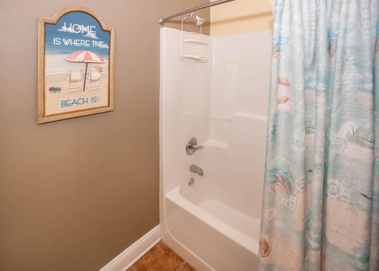 Crystal Shores 204 *