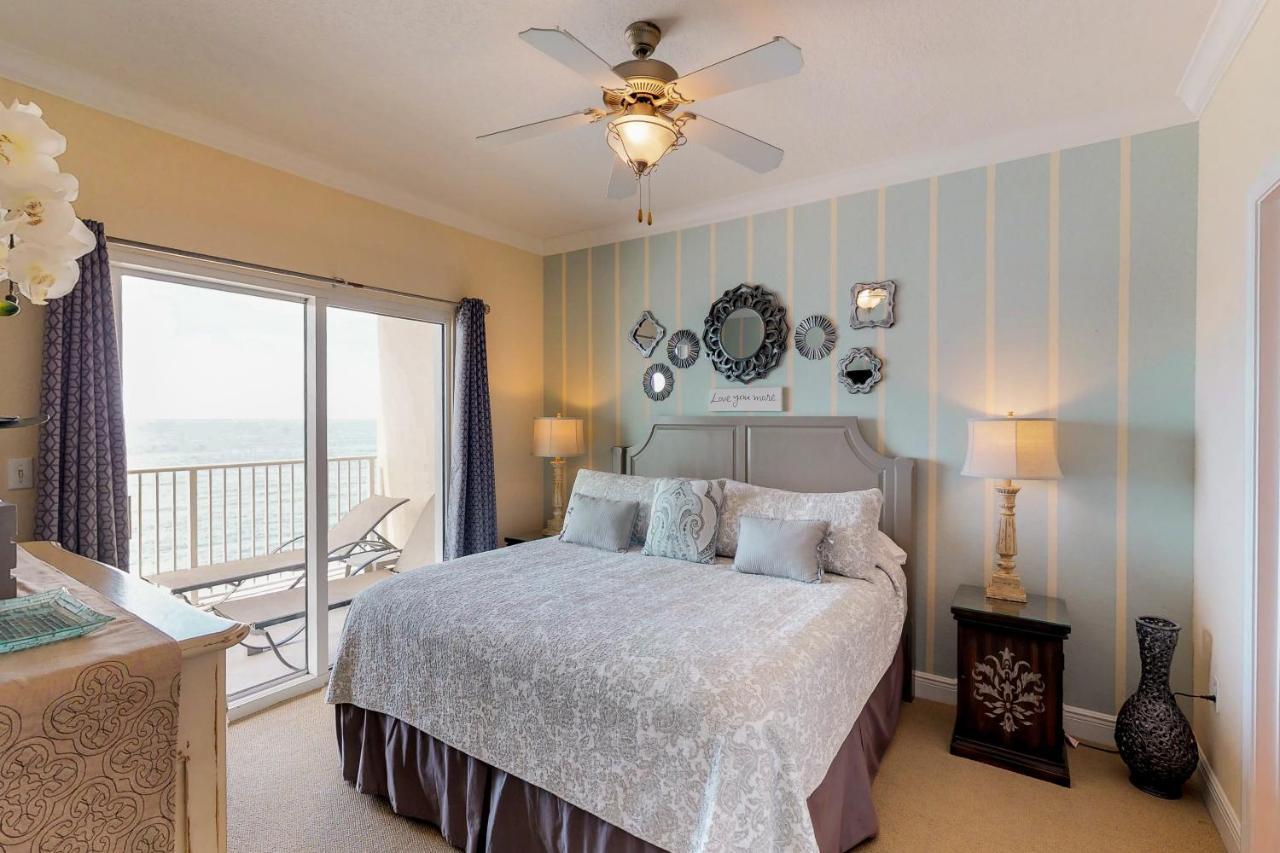 Crystal Shores West Apartment
