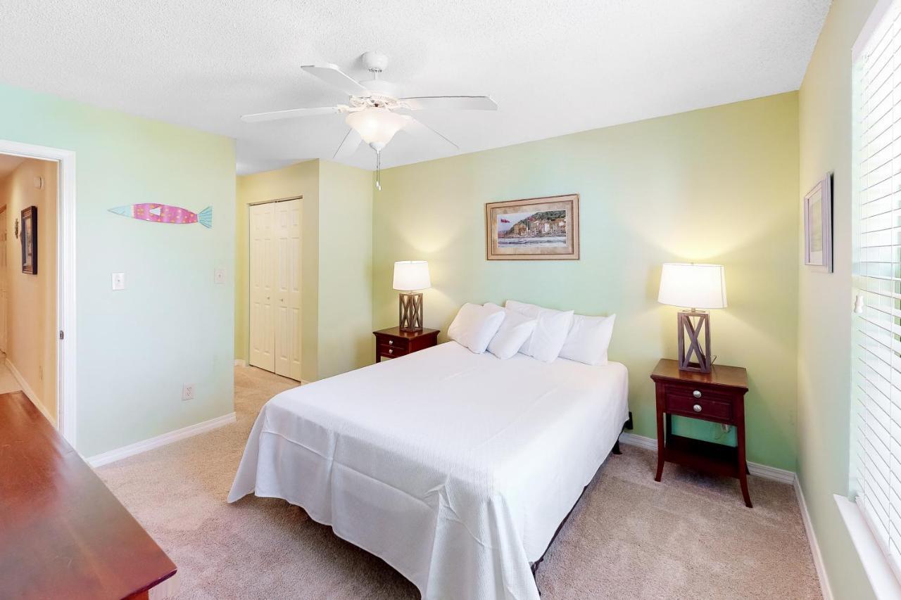 Sea Oats H105 Apartment *