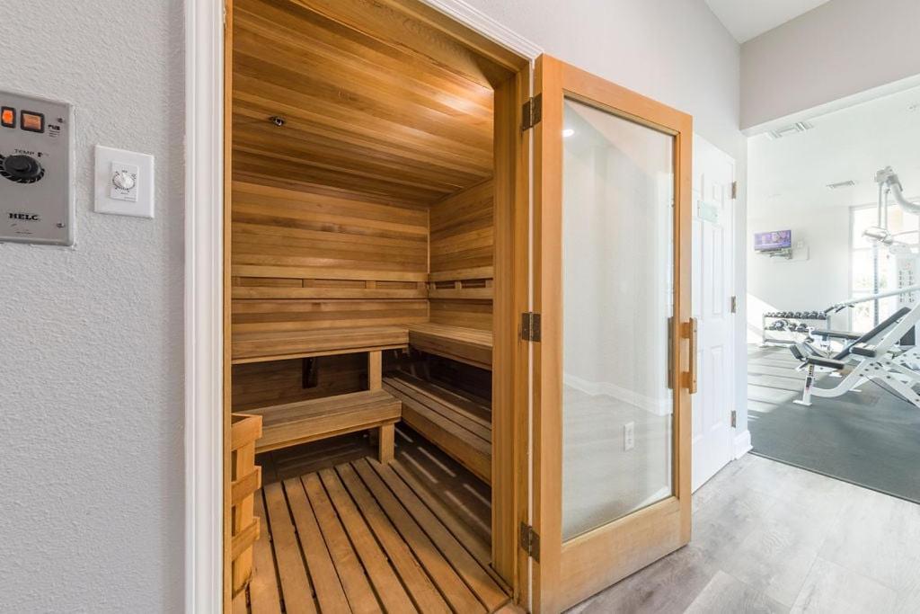 Crystal Shores Unit 1405 *