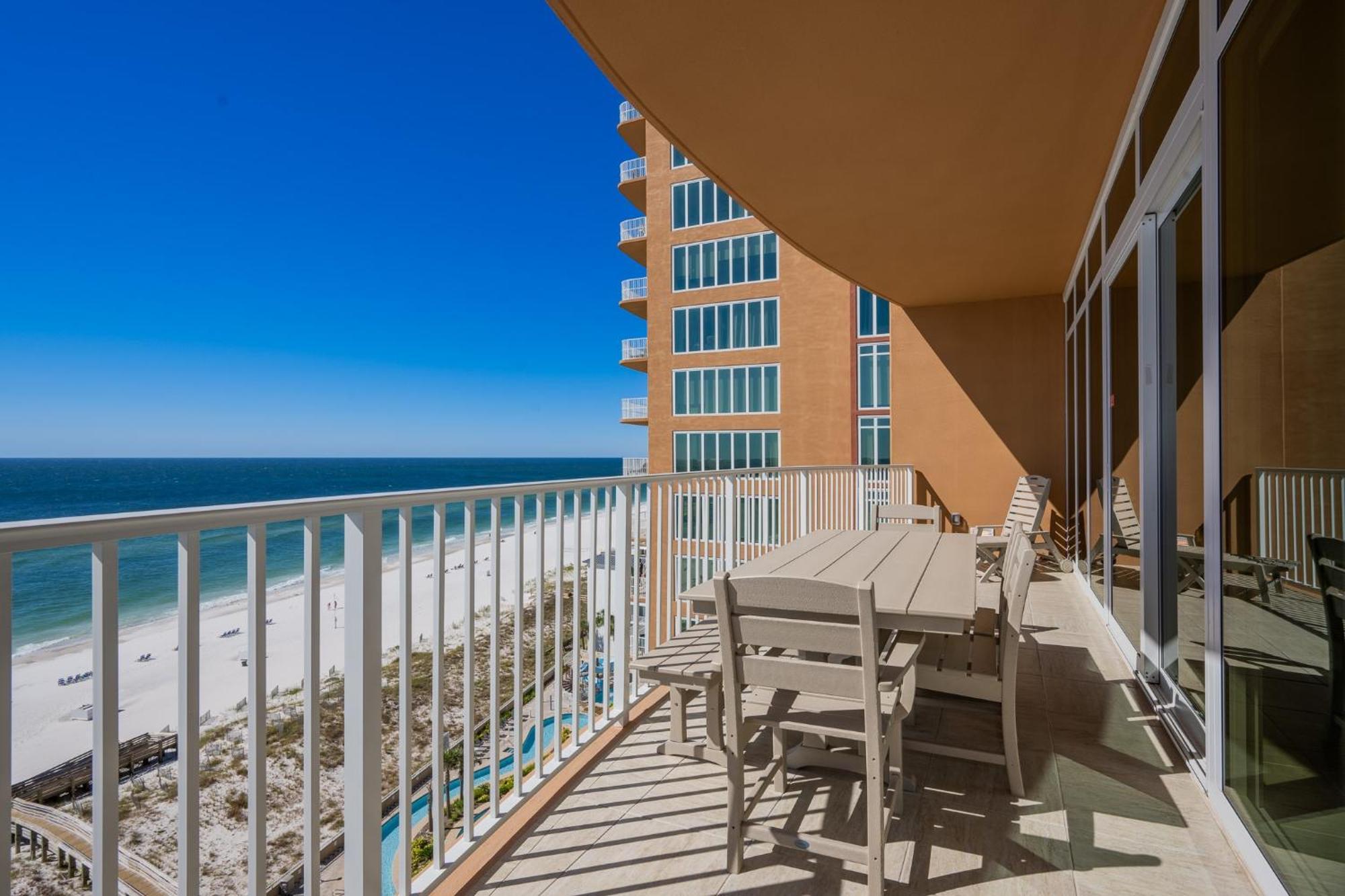 Phoenix Gulf Towers 906 Apartment